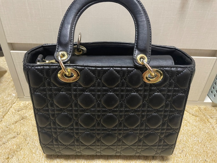 ディオール  （ブランドバッグ）の商品画像 - 査定依頼日：2025年12月4日 - 最高査定価格：200,000円