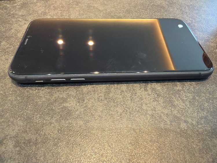 iPhone11（スマホ）の商品画像 - 査定依頼日：2026年3月1日 - 最高査定価格：19,000円