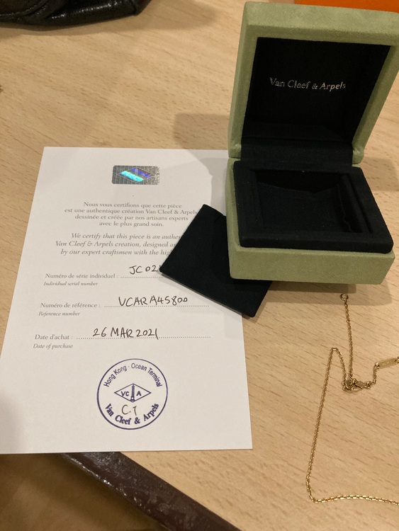 VCA ヴィンテージ アルハンブラ ペンダント（宝石）の商品画像 - 査定依頼日：2025年7月19日 - 最高査定価格：320,000円