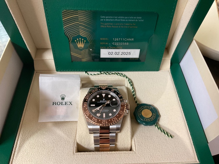 ロレックス GMTマスター （高級時計）の商品画像 - 査定依頼日：2025年6月21日 - 最高査定価格：3,020,000円