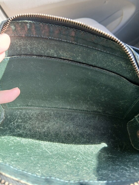 ルイヴィトン タイガ （ブランドバッグ）の商品画像 - 査定依頼日：2026年1月26日 - 最高査定価格：15,000円