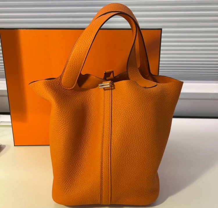 ピコタンロックMM 22（ブランドバッグ）の商品画像 - 査定依頼日：2025年11月26日 - 最高査定価格：500,000円