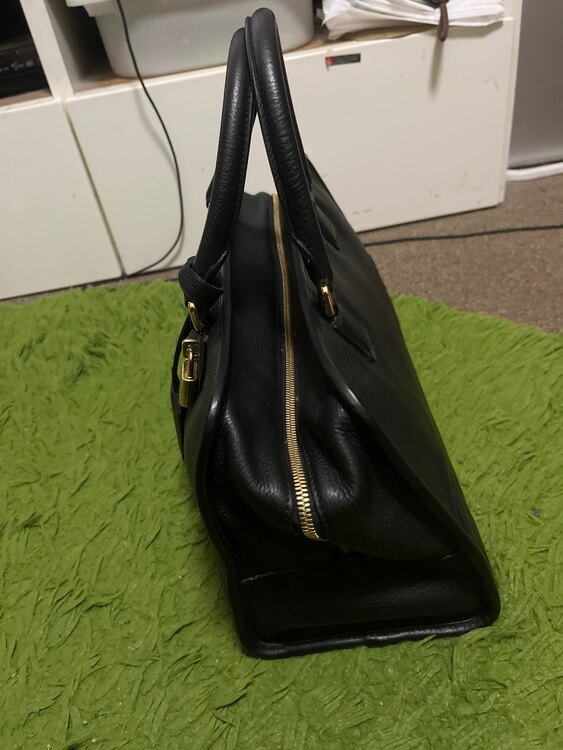 ロエベ　アマソナ（ブランドバッグ）の商品画像 - 査定依頼日：2024年12月22日 - 最高査定価格：80,000円