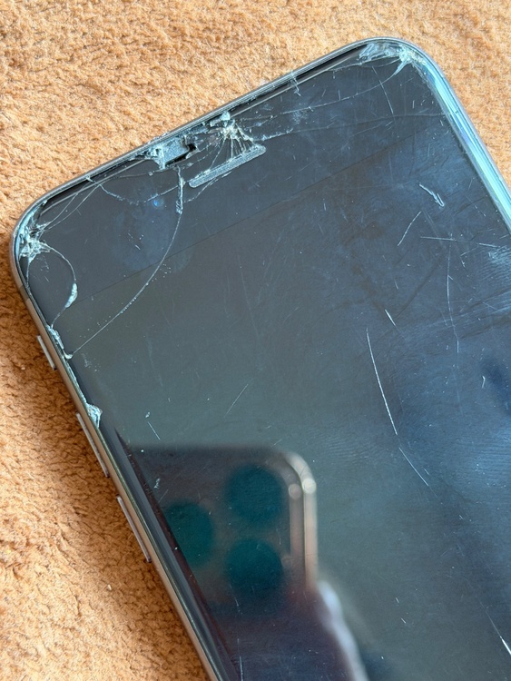 iPhone8（スマホ）の商品画像 - 査定依頼日：2026年3月3日 - 最高査定価格：5,500円