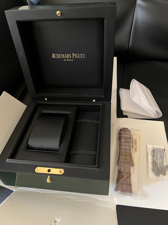オーデマピゲ ロイヤルオーク 26470s（高級時計）の商品画像 - 査定依頼日：2025年5月6日 - 最高査定価格：2,700,000円