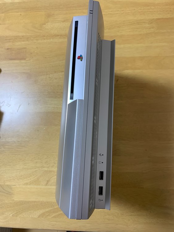 PlayStation 3本体（ゲーム機本体・ゲームソフト）の商品画像 - 査定依頼日：2022年9月20日 - 最高査定価格：1,800円