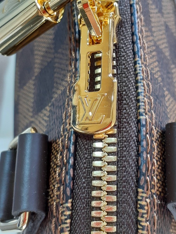 ルイヴィトンアルマbbダミエバッグ（ブランドバッグ）の商品画像 - 査定依頼日：2025年10月4日 - 最高査定価格：200,000円