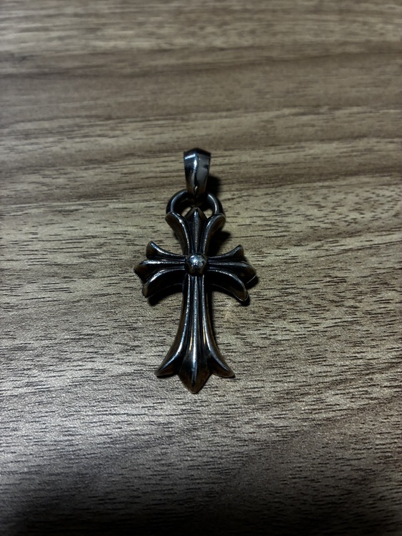 ベイル付きスモールクロスペンダント（古着・ファッション）の商品画像 - 査定依頼日：2025年12月8日 - 最高査定価格：100,000円