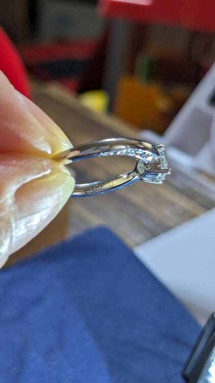 ダイヤ指輪（宝石）の商品画像 - 査定依頼日：2024年1月11日 - 最高査定価格：100,000円