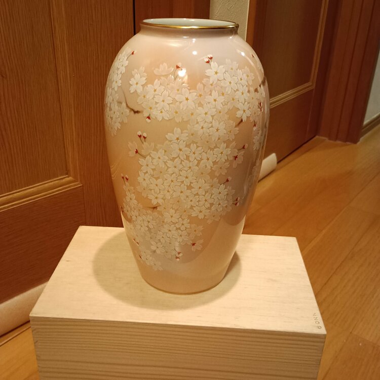 花瓶（美術品・骨董品）の商品画像 - 査定依頼日：2026年9月21日 - 最高査定価格：3,000円