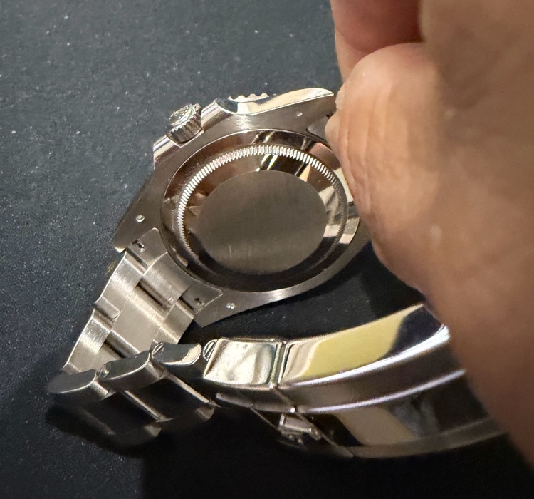 ロレックス GMTマスター 126719BLROブルー文字盤（高級時計）の商品画像 - 査定依頼日：2026年4月27日 - 最高査定価格：6,000,000円