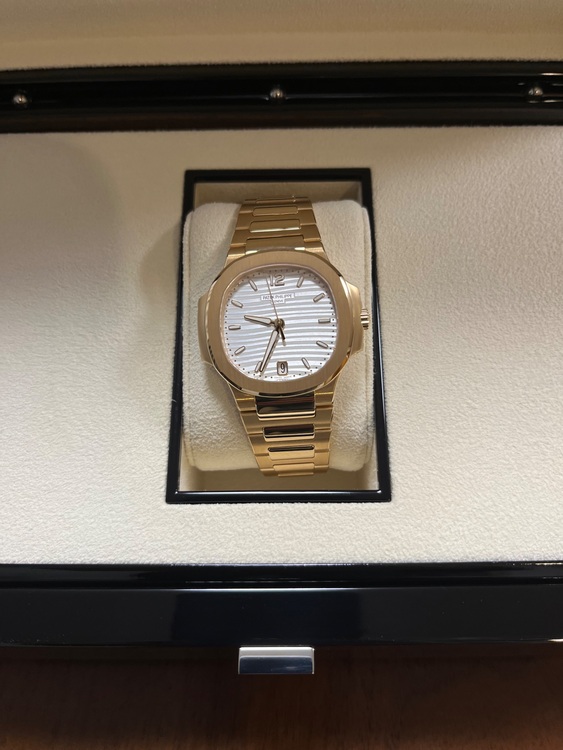 パテックフィリップ ノーチラス 7118／１Ｒ-00（高級時計）の商品画像 - 査定依頼日：2025年10月3日 - 最高査定価格：14,000,000円