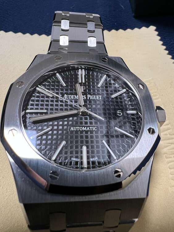 オーデマピゲ ロイヤルオーク （高級時計）の商品画像 - 査定依頼日：2025年3月29日 - 最高査定価格：4,600,000円