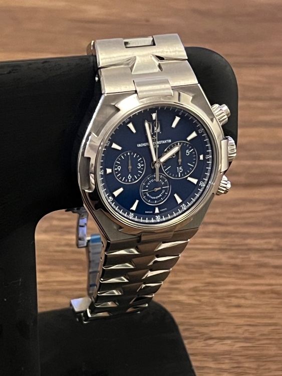 ヴァシュロン コンスタンタン オーヴァーシーズ （高級時計）の商品画像 - 査定依頼日：2026年2月19日 - 最高査定価格：3,000,000円