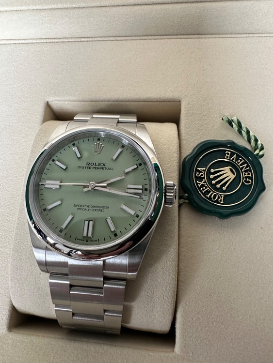 ロレックス オイスター パーペチュアル 41 134300 ピスタチオ（高級時計）の商品画像 - 査定依頼日：2026年3月9日 - 最高査定価格：1,750,000円