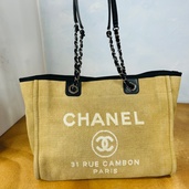 ドーヴィル（ブランドバッグ）の商品画像 - 査定依頼日：2026年3月4日 - 最高査定価格：220,000円