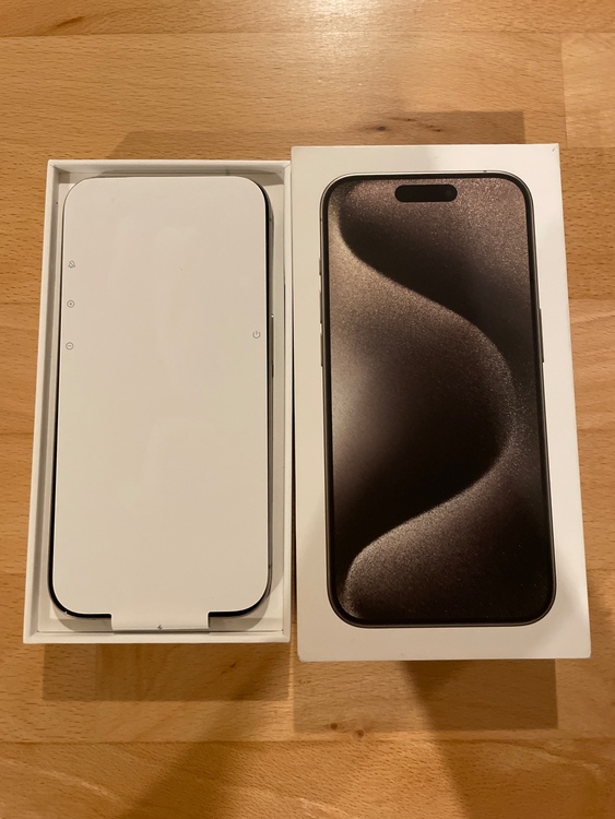 iPhone 15 Pro 256GB docomo（スマホ）の商品画像 - 査定依頼日：2026年5月15日 - 最高査定価格：100,000円