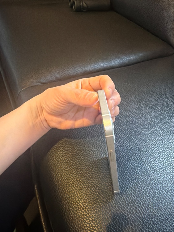 iPhone 12 mini 128GB au（スマホ）の商品画像 - 査定依頼日：2026年3月3日 - 最高査定価格：18,000円