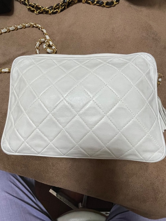 フリンジショルダー　白（ブランドバッグ）の商品画像 - 査定依頼日：2025年10月7日 - 最高査定価格：70,000円