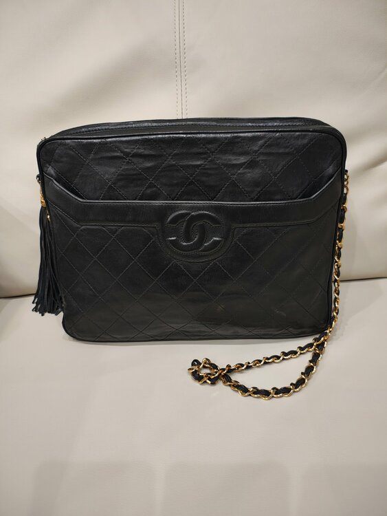 フリンジ　チェーン　ショルダー（ブランドバッグ）の商品画像 - 査定依頼日：2026年3月29日 - 最高査定価格：150,000円