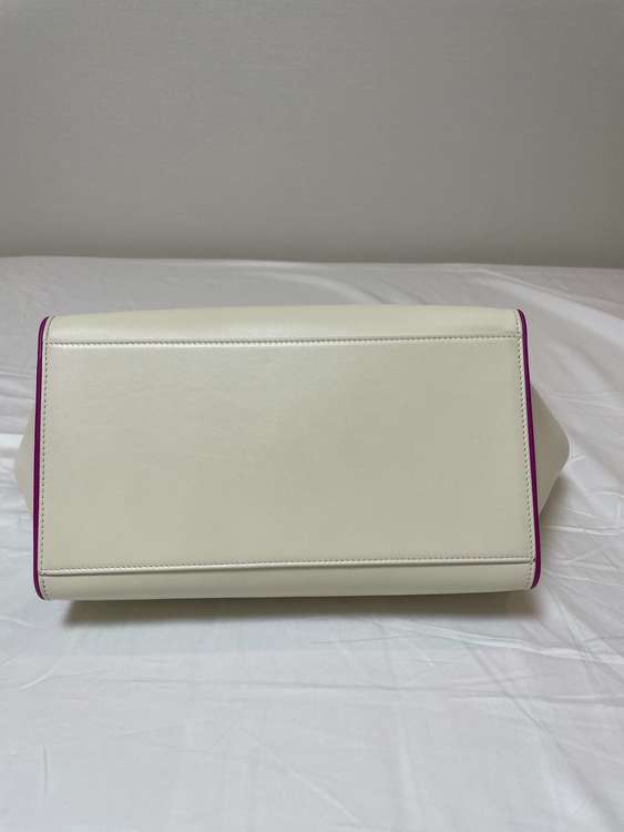 トラペーズ　白×ピンク（ブランドバッグ）の商品画像 - 査定依頼日：2022年9月29日 - 最高査定価格：30,000円