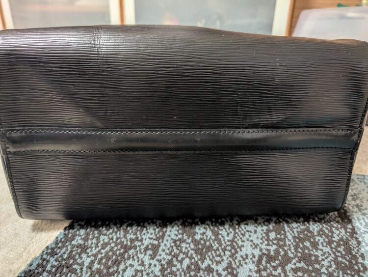 ルイヴィトン エピ （ブランドバッグ）の商品画像 - 査定依頼日：2025年6月19日 - 最高査定価格：50,000円