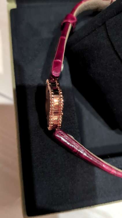 その他 ヴァン クリーフ＆アーペル VCAR0SF00（高級時計）の商品画像 - 査定依頼日：2025年5月24日 - 最高査定価格：930,000円