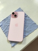 iPhone iPhone 15 128GB au（スマホ）の商品画像 - 査定依頼日：2026年5月29日 - 最高査定価格：63,000円