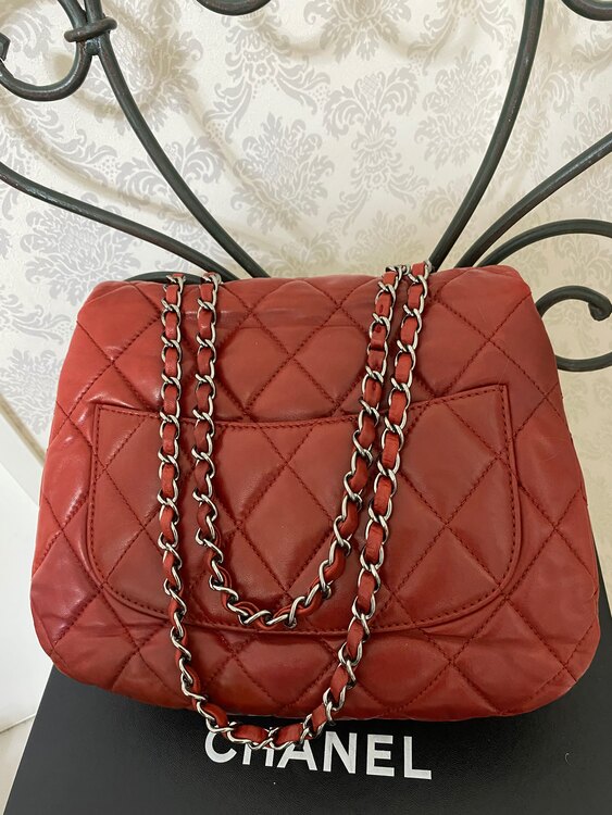 シャネル　ラムスキンマトラッセ　レッド（ブランドバッグ）の商品画像 - 査定依頼日：2024年5月4日