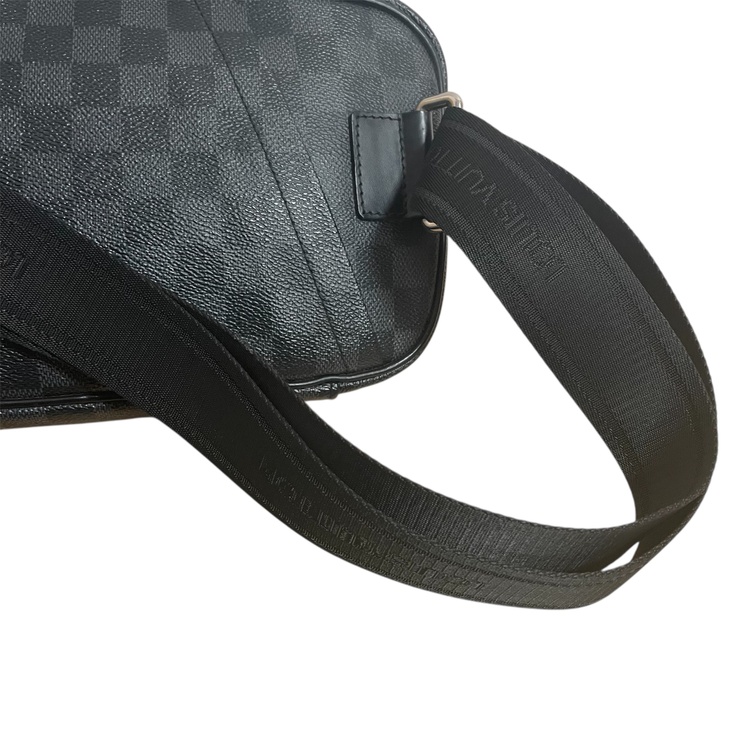 ダミエグラフィット　アンブレール　N41289（ブランドバッグ）の商品画像 - 査定依頼日：2026年1月10日 - 最高査定価格：90,000円