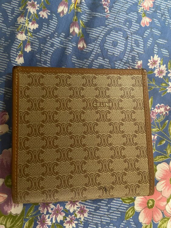 セリーヌ財布（ブランド財布・小物）の商品画像 - 査定依頼日：2025年4月23日 - 最高査定価格：100,000円