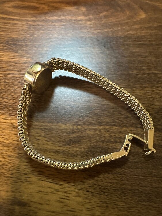 ROLEX 14kコールド アンティーク　カットガラス　ベルト一体型（高級時計）の商品画像 - 査定依頼日：2025年3月29日 - 最高査定価格：500,000円