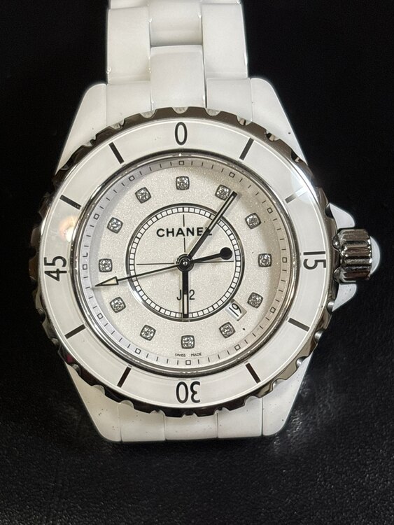 シャネル J12 H162（高級時計）の商品画像 - 査定依頼日：2025年3月23日 - 最高査定価格：400,000円