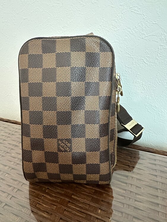 ルイ ヴィトン ジェロニモス ダミエ エベヌ N51994 ボディバッグ（ブランドバッグ）の商品画像 - 査定依頼日：2025年5月2日 - 最高査定価格：60,000円