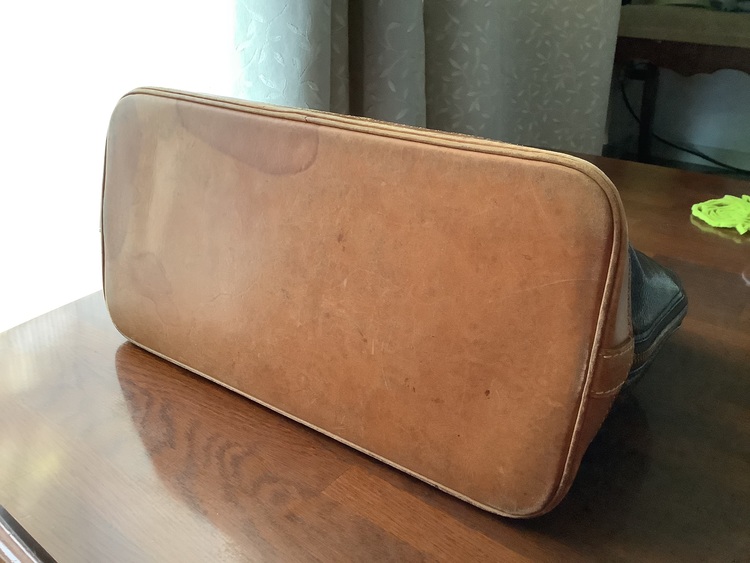 VL0993（ブランドバッグ）の商品画像 - 査定依頼日：2022年7月13日 - 最高査定価格：10,000円