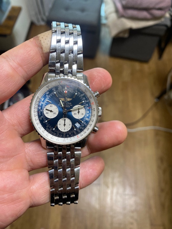 ブライトリング ナビタイマー a2332（高級時計）の商品画像 - 査定依頼日：2026年4月15日 - 最高査定価格：530,000円