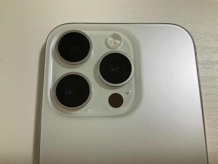iPhone 15 Pro 128GB SIMフリー（スマホ）の商品画像 - 査定依頼日：2026年4月28日 - 最高査定価格：74,000円