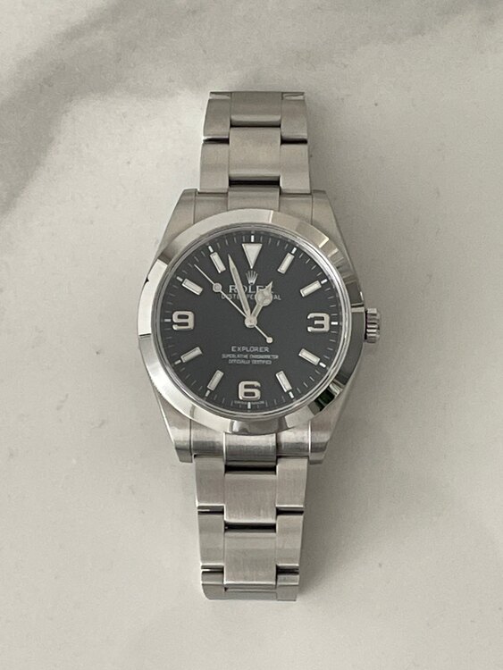 ロレックス エクスプローラー 21427（高級時計）の商品画像 - 査定依頼日：2024年12月30日 - 最高査定価格：860,000円