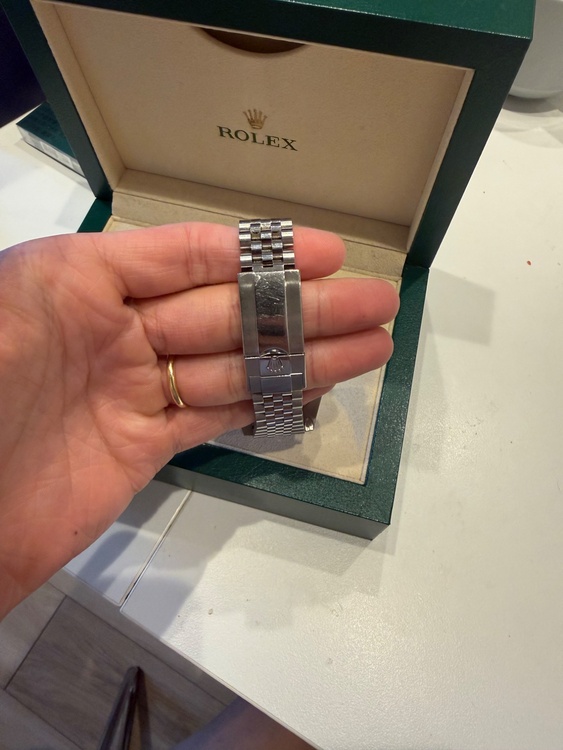 ロレックス GMTマスター （高級時計）の商品画像 - 査定依頼日：2026年3月25日 - 最高査定価格：3,050,000円