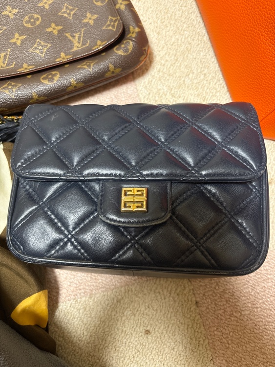 キルティングレザーチェーンショルダーバック（ブランド財布・小物）の商品画像 - 査定依頼日：2026年1月4日 - 最高査定価格：15,000円