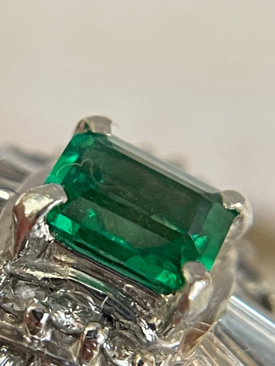 PT900 リング　エメラルド0.35 MD0.69 7.46g（金・貴金属）の商品画像 - 査定依頼日：2025年8月21日 - 最高査定価格：47,000円