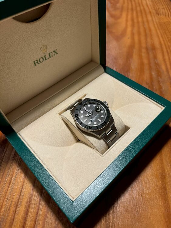 ヨットマスター42 226627（高級時計）の商品画像 - 査定依頼日：2025年10月16日 - 最高査定価格：3,850,000円