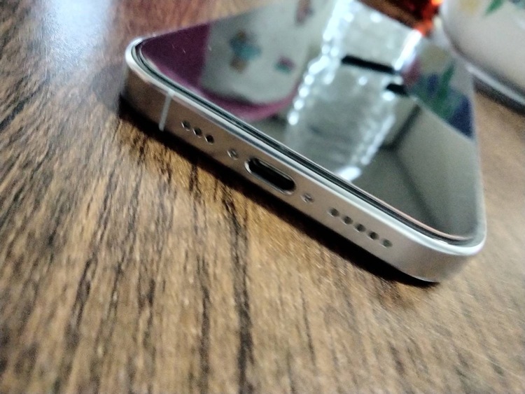 iPhone iPhone 16 Pro 128GB SIMフリー（スマホ）の商品画像 - 査定依頼日：2026年5月20日 - 最高査定価格：115,000円