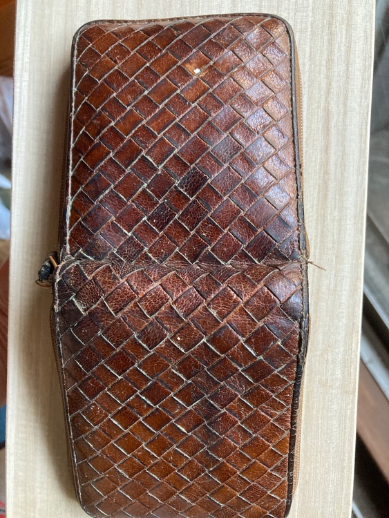 ボッテガ・ヴェネタ  （ブランドバッグ）の商品画像 - 査定依頼日：2025年11月21日 - 最高査定価格：500円