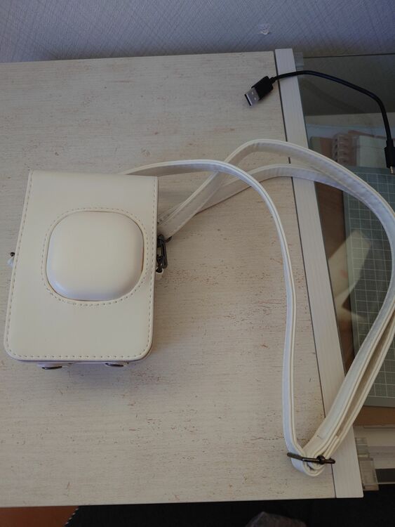 instax mini liplay（カメラ）の商品画像 - 査定依頼日：2025年9月9日 - 最高査定価格：5,000円