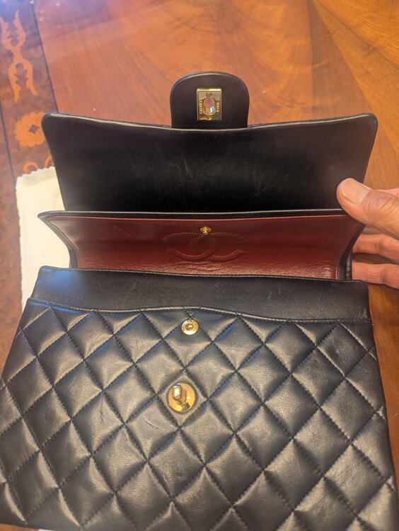 CHANEL（シャネル） マトラッセ ダブルフラップチェーン ショルダーバッグ（ブラックゴールド金具）（ブランドバッグ）の商品画像 - 査定依頼日：2026年10月12日 - 最高査定価格：400,000円