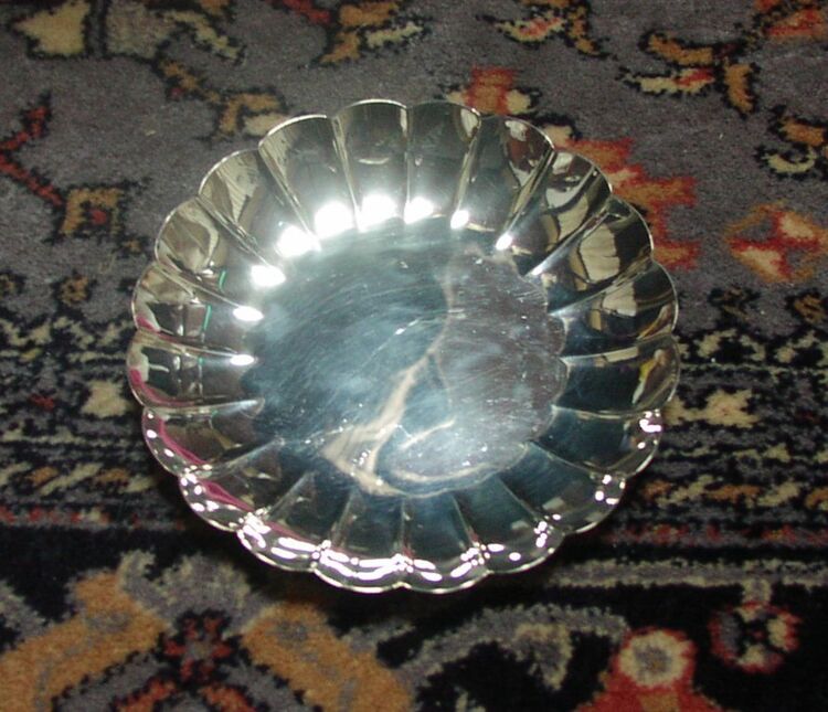 銀皿（金・貴金属）の商品画像 - 査定依頼日：2025年12月3日 - 最高査定価格：2,000円