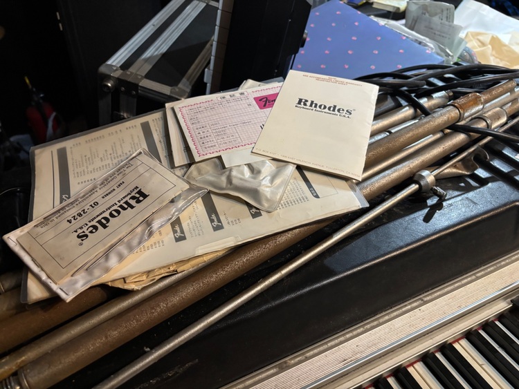 フェンダー、ローズピアノ、スーツケースピアノフェンダーローズピアノステージピアノ（ピアノ・楽器・PA機材）の商品画像 - 査定依頼日：2025年9月9日 - 最高査定価格：70,000円