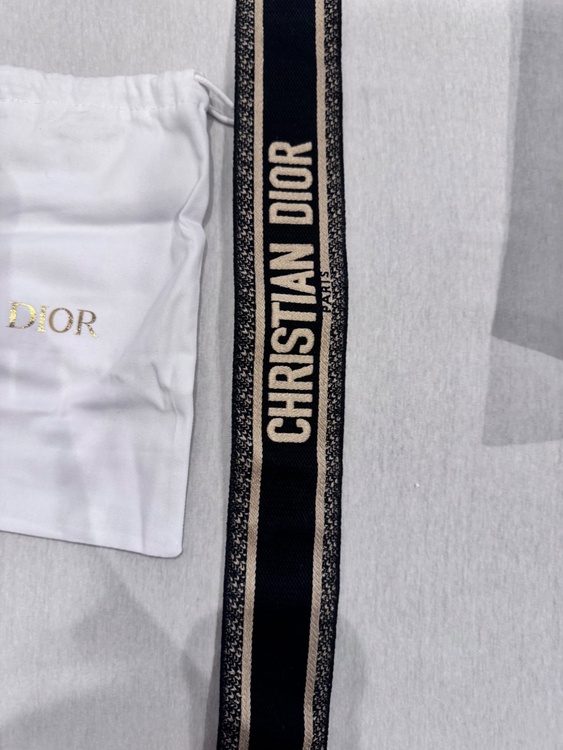 サドルバック（ブランドバッグ）の商品画像 - 査定依頼日：2026年4月3日 - 最高査定価格：275,000円