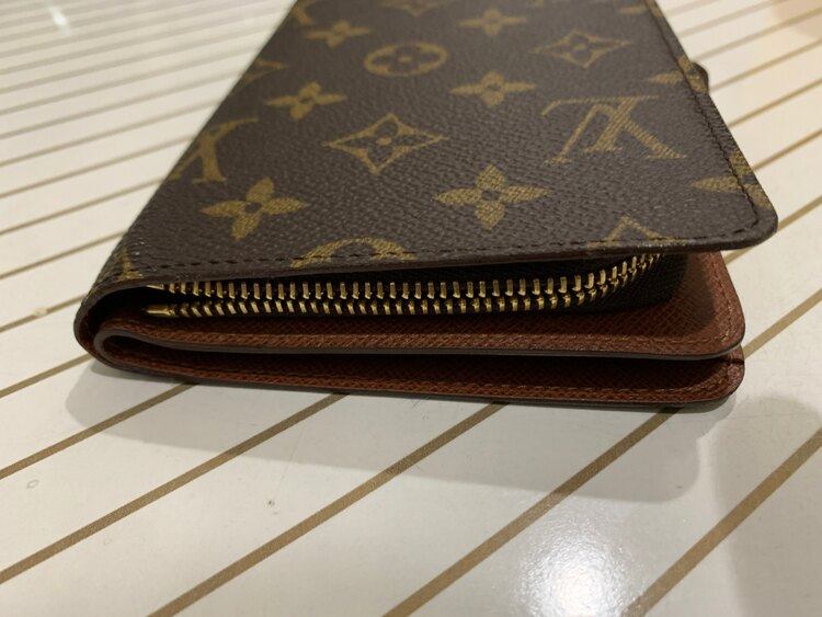ルイヴィトンポルトパピエジップ（ブランド財布・小物）の商品画像 - 査定依頼日：2025年5月6日 - 最高査定価格：13,000円